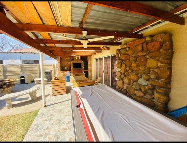 6 BEDROOM HOUSE FOR SALE IN BOKSBURG NORTH